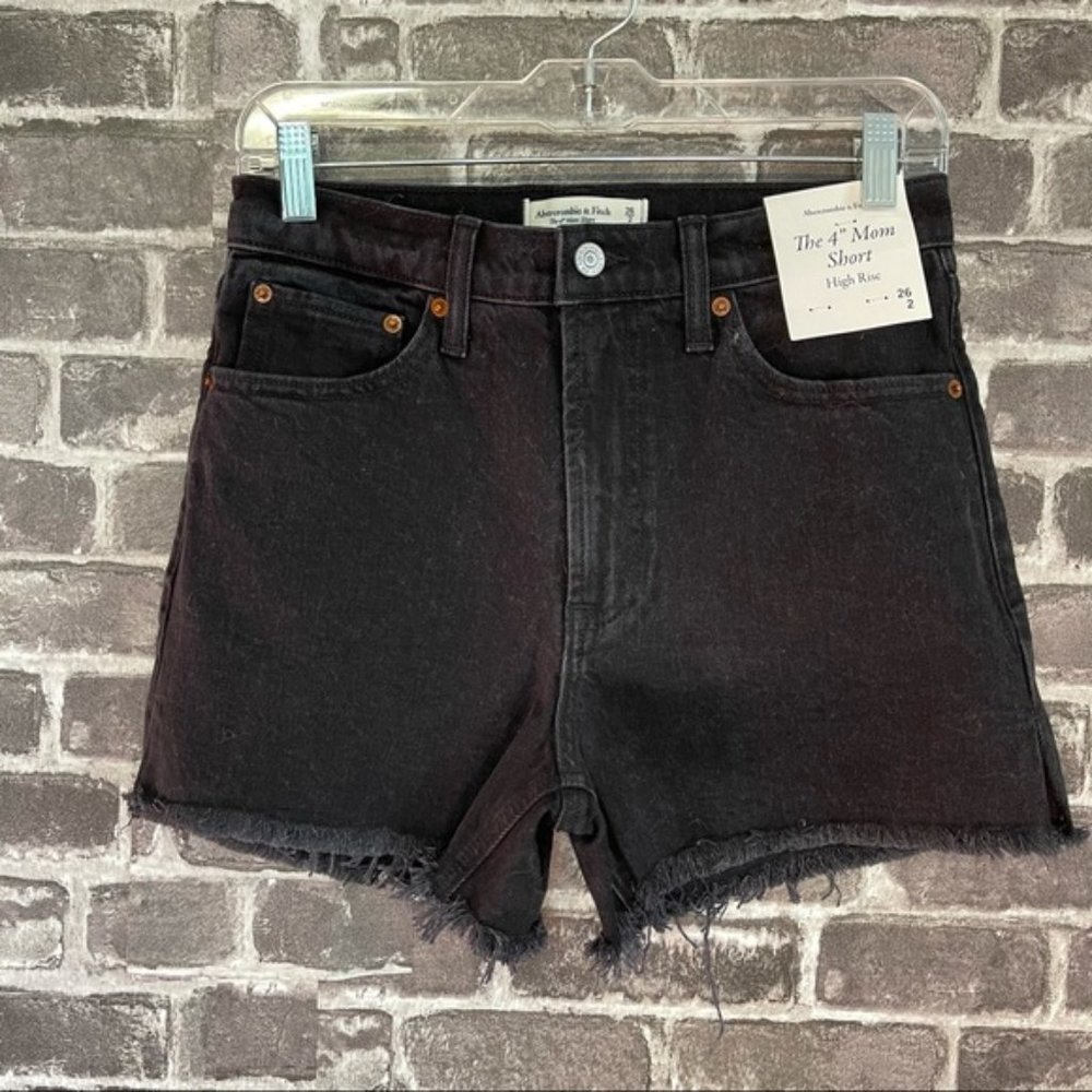 NWT Abercrombie & Fitch High Rise 4 Inch Mom Short